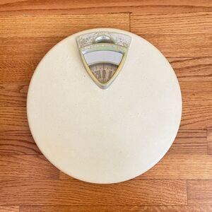 Vintage Round White Counselor Scale by The Brearley Company Glitter Analog Retro